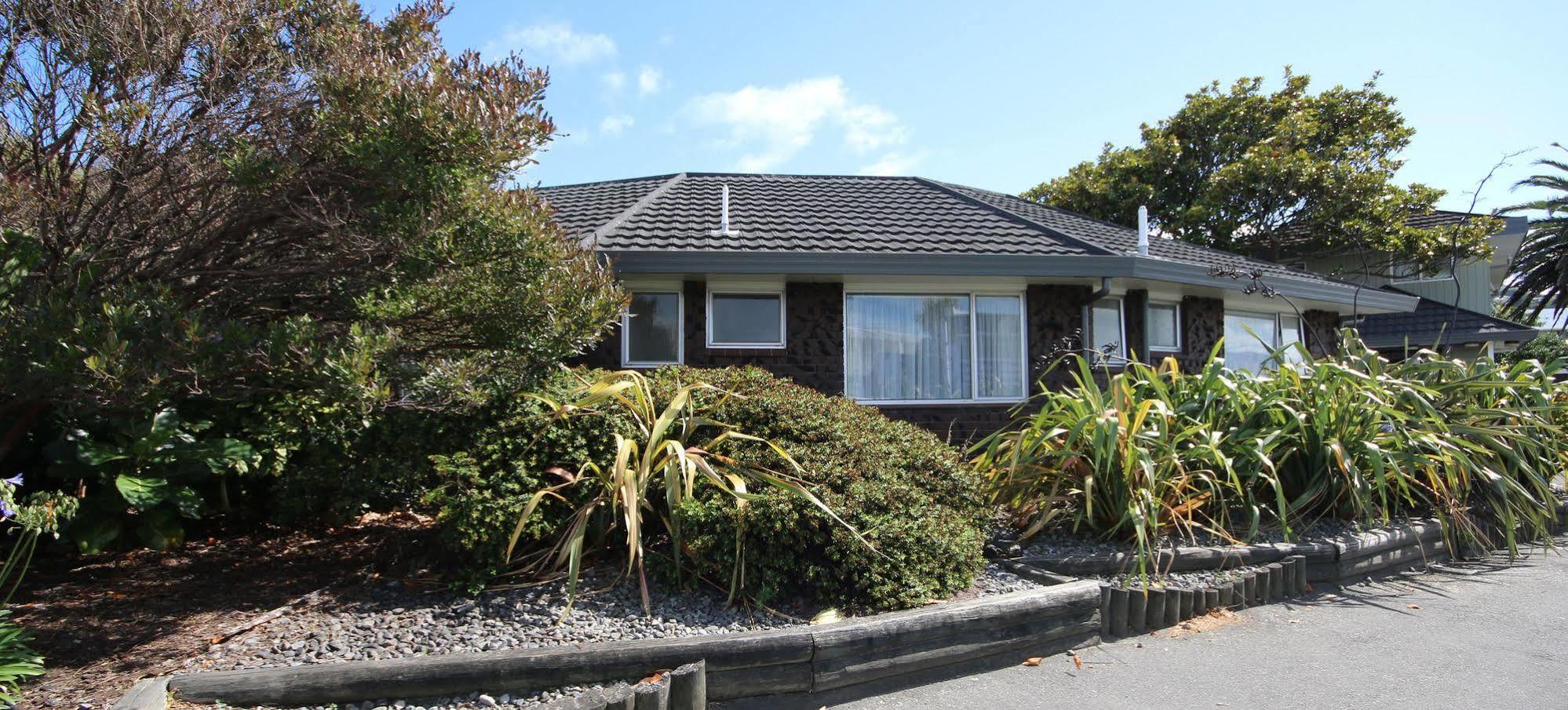 Midway Pacifica Lodge Lower Hutt Extérieur photo