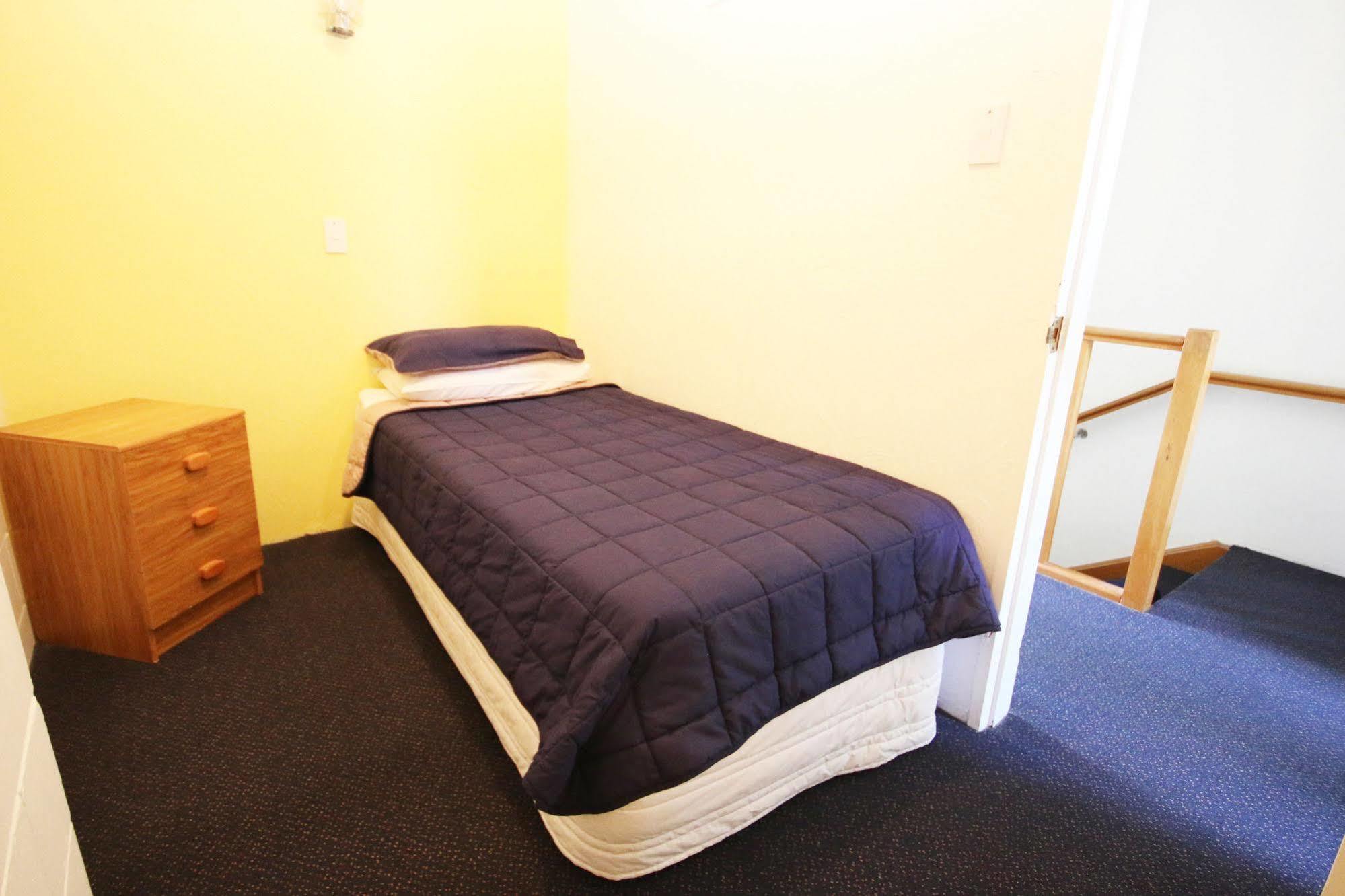 Midway Pacifica Lodge Lower Hutt Extérieur photo