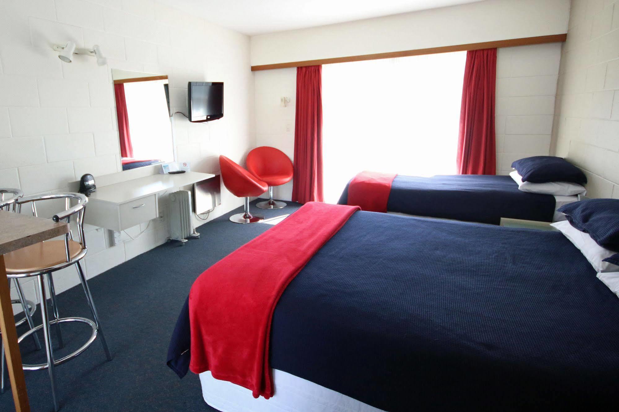 Midway Pacifica Lodge Lower Hutt Extérieur photo