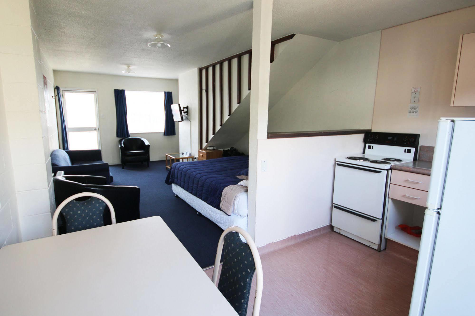 Midway Pacifica Lodge Lower Hutt Extérieur photo