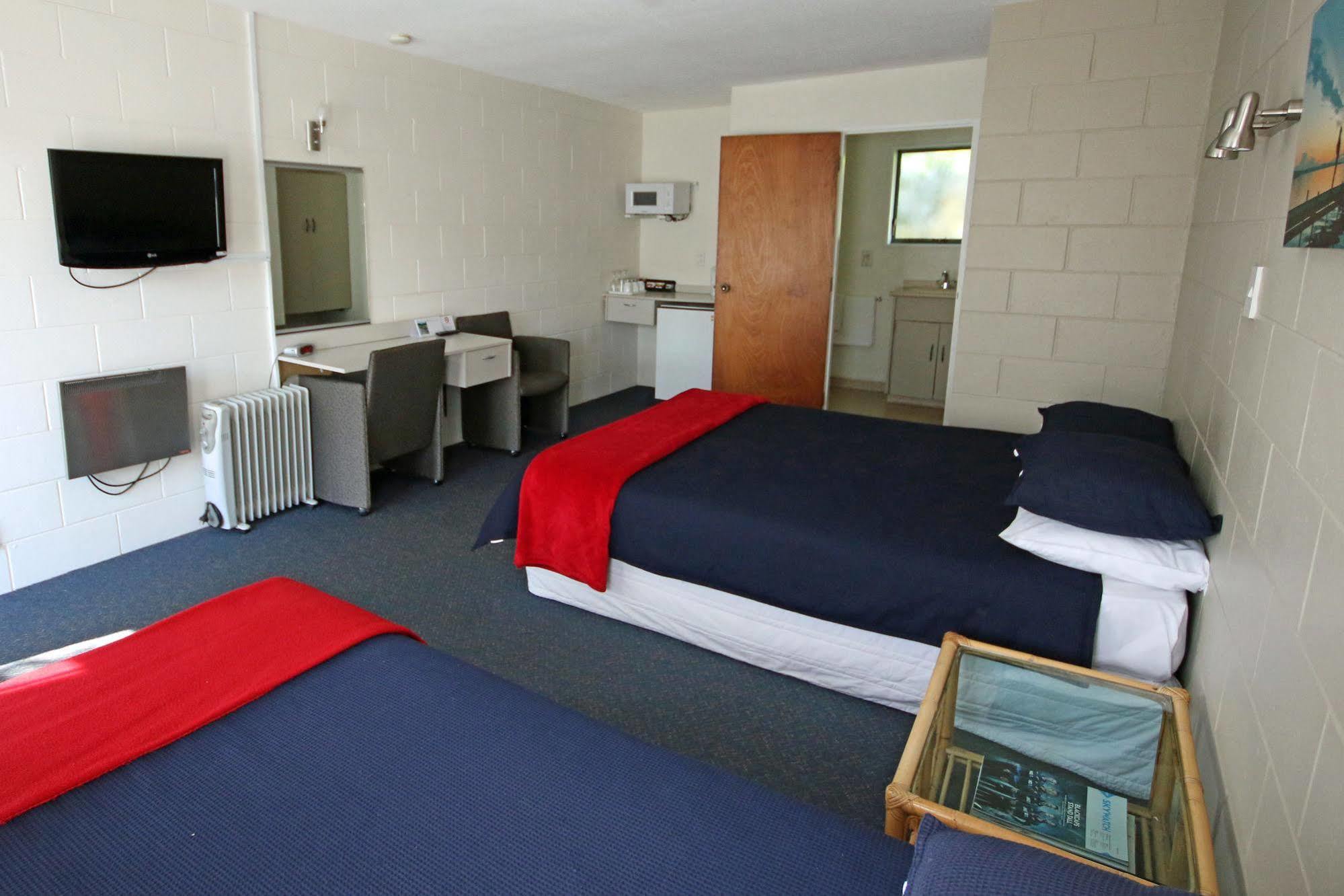 Midway Pacifica Lodge Lower Hutt Extérieur photo